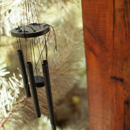 do wind chimes keep pigeons away